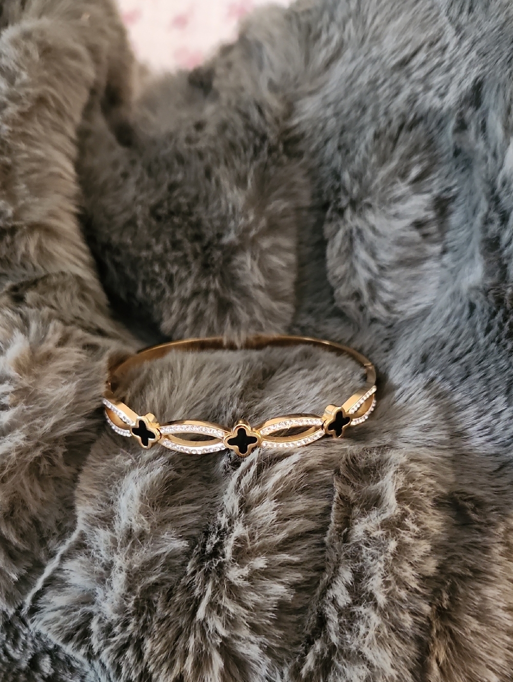 Elegant Black and Gold Clover Bangle Bracelet - Women's Jewelry